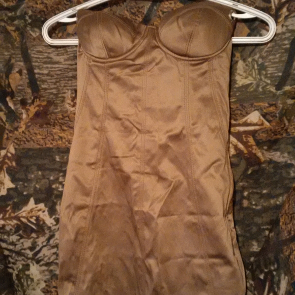 Elegant evening dress - Picture 2 of 2